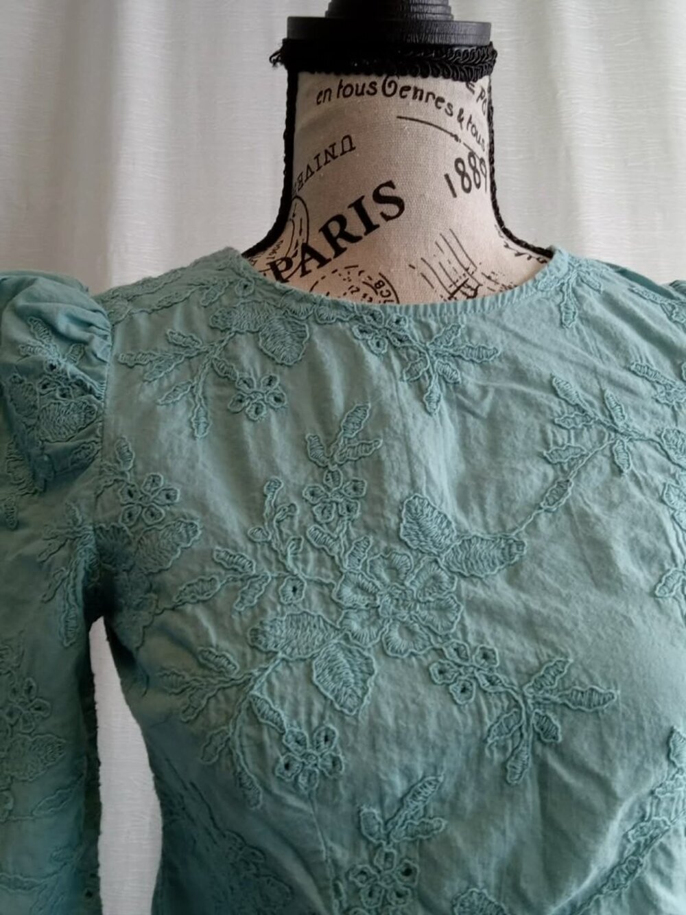 Vintage RW&CO. turquoise floral English lace long and puffy sleeves blouse - Picture 13 of 16